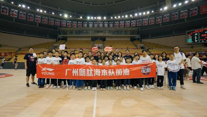 李寧最新活動(dòng),李寧最新活動(dòng)，運(yùn)動(dòng)場(chǎng)上的溫情故事