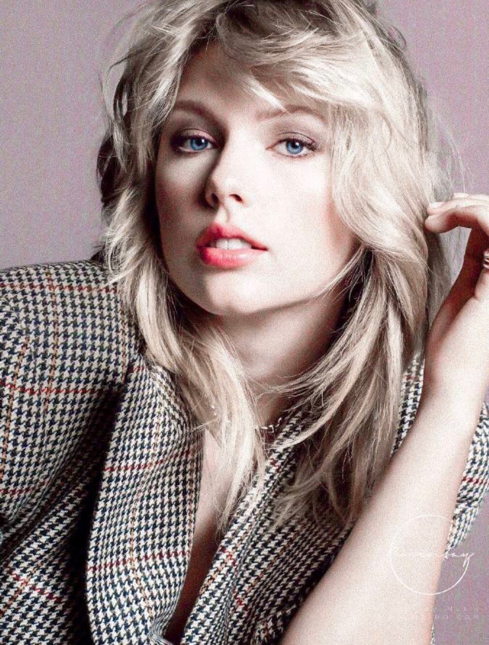 霉霉最新動(dòng)態(tài)揭秘，科技新品引領(lǐng)生活新潮流！