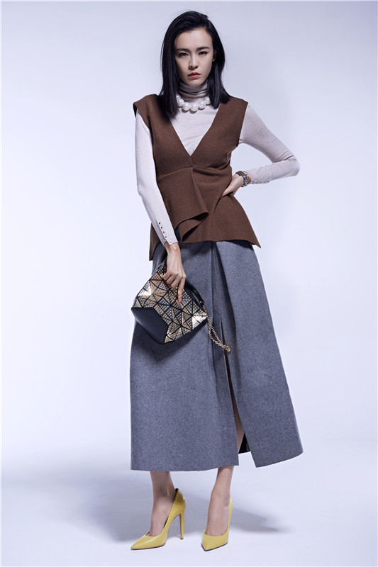 李艾最新時尚照片，時代先鋒的印記風(fēng)采