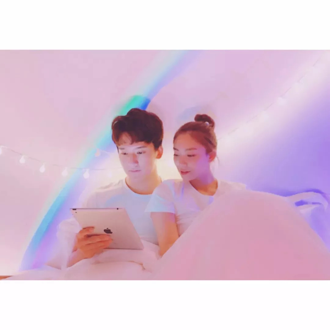 最新白邊情侶頭像2024，愛的日常趣事與甜蜜瞬間