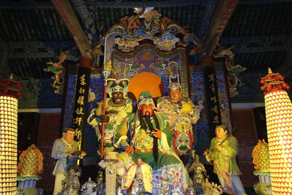 師尊人中講道最新,師尊人中講道最新，小巷深處的特色小店探秘