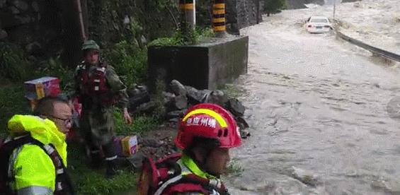 臺(tái)風(fēng)最新動(dòng)態(tài)，登陸與變化共舞，自信成就夢(mèng)想之路