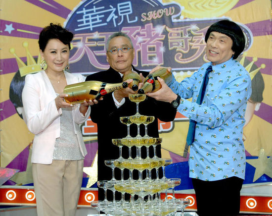 豬哥亮陳亞蘭最新動態(tài)揭秘，小巷美食寶藏大揭秘！