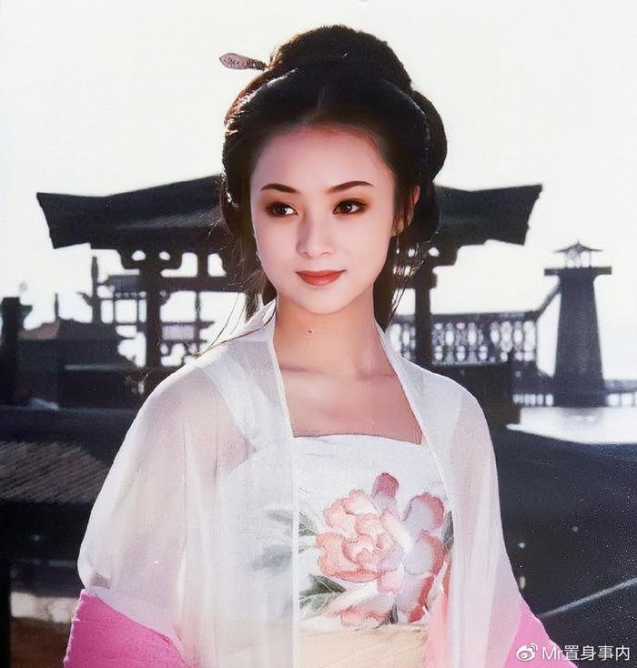 董智芝的表演藝術(shù)之路，如何學(xué)習(xí)表演藝術(shù)并邁向舞臺成功之巔