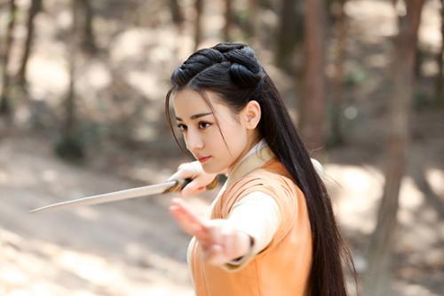 秦時明月新登場女俠角色——科技之光，生活之路的照亮者