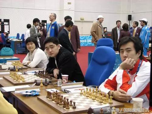象棋賽場(chǎng)風(fēng)云，變化、自信與成就的舞臺(tái)之戰(zhàn)