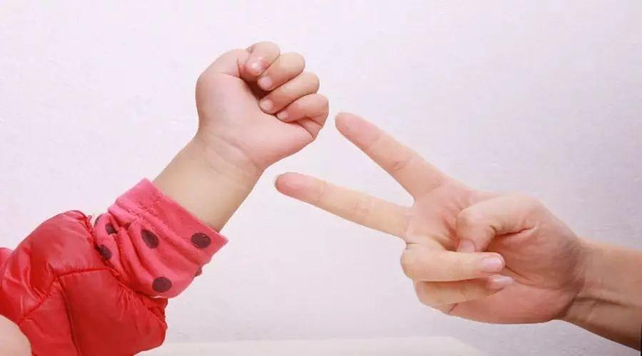 幼兒大班最新趣味手指游戲集錦，玩轉(zhuǎn)手指游戲，快樂成長！