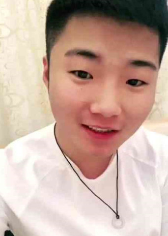 白小白最新時(shí)尚活力照片曝光，捕捉魅力瞬間