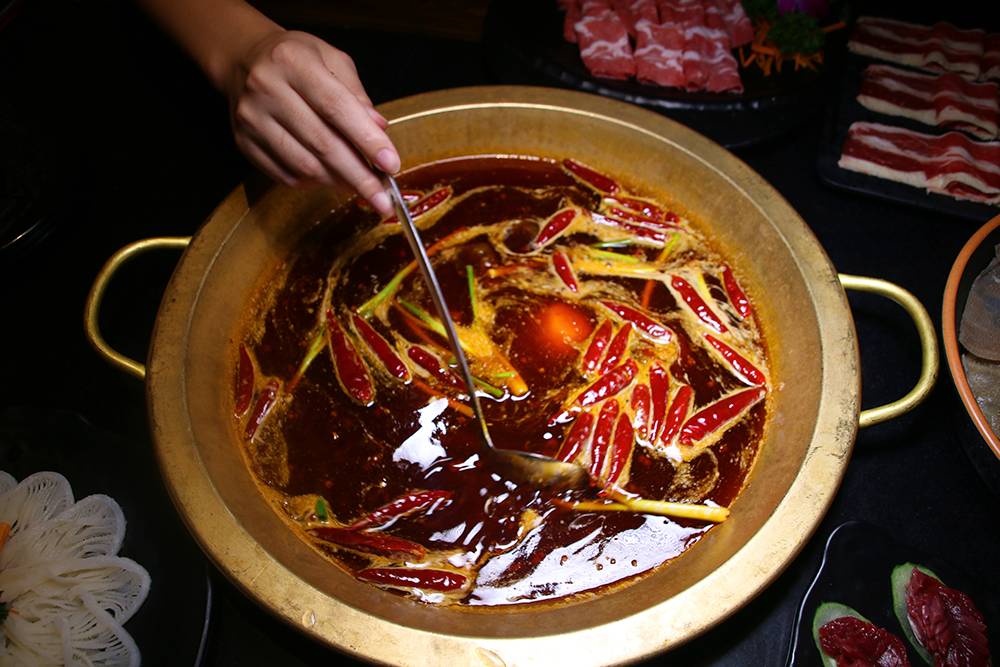 火鍋?zhàn)钚虏似?，味蕾冒險(xiǎn)之旅與自我成長(zhǎng)的啟示探索