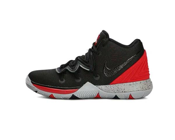 Nike歐文最新動(dòng)態(tài)，籃球鞋革新里程碑，科技與設(shè)計(jì)的完美融合